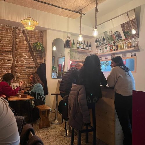gente en la barra
